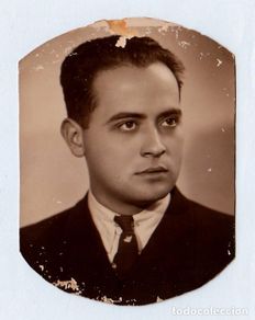 Fotografía antigua: Retrato de guapo caballero. Foto Cuesta, San Vicente 2, Valencia. Años 30-40 aa